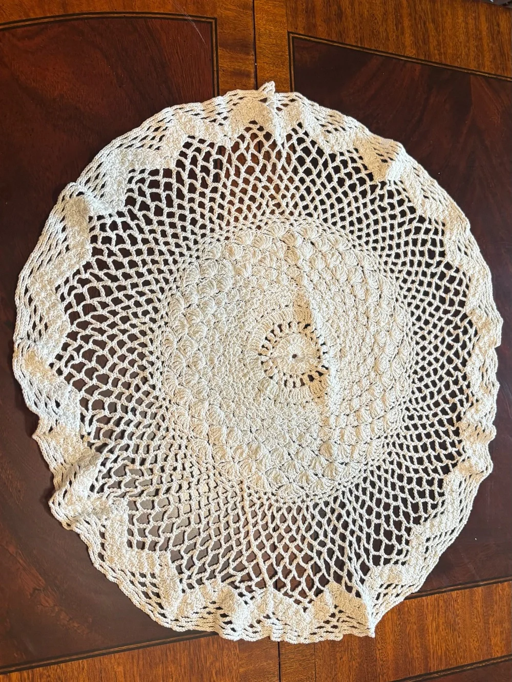 Vtg Crocheted Doily Lot Centerpieces Shabby Chic Cottagecore Lace Table Linens